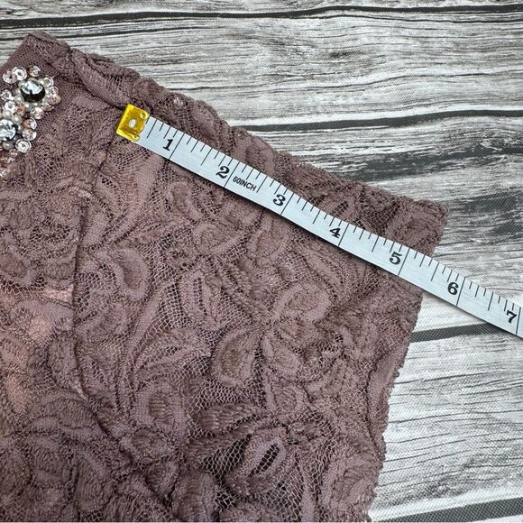 la vanya Women's Lace Overlay Jeweled Neck Tee T Shirt S SM Small Purple Stretch - Picture 10 of 12